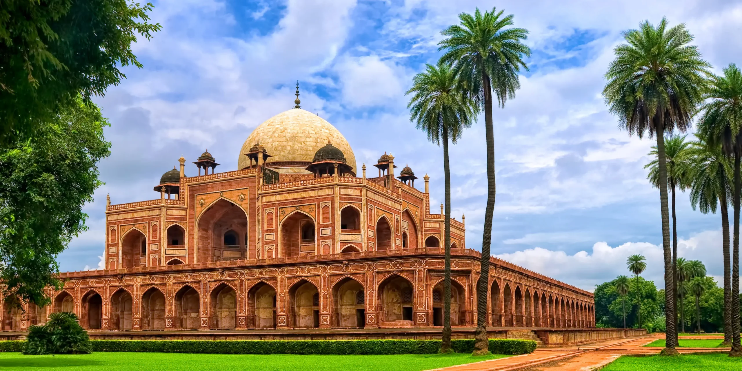 Private luxury transfer Humayun’s Tomb Delhi tourism heritage site